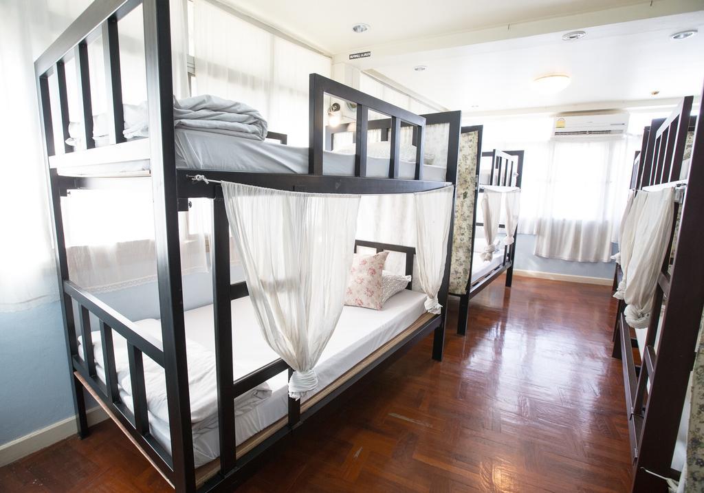 All In One Hostel Банкок Екстериор снимка