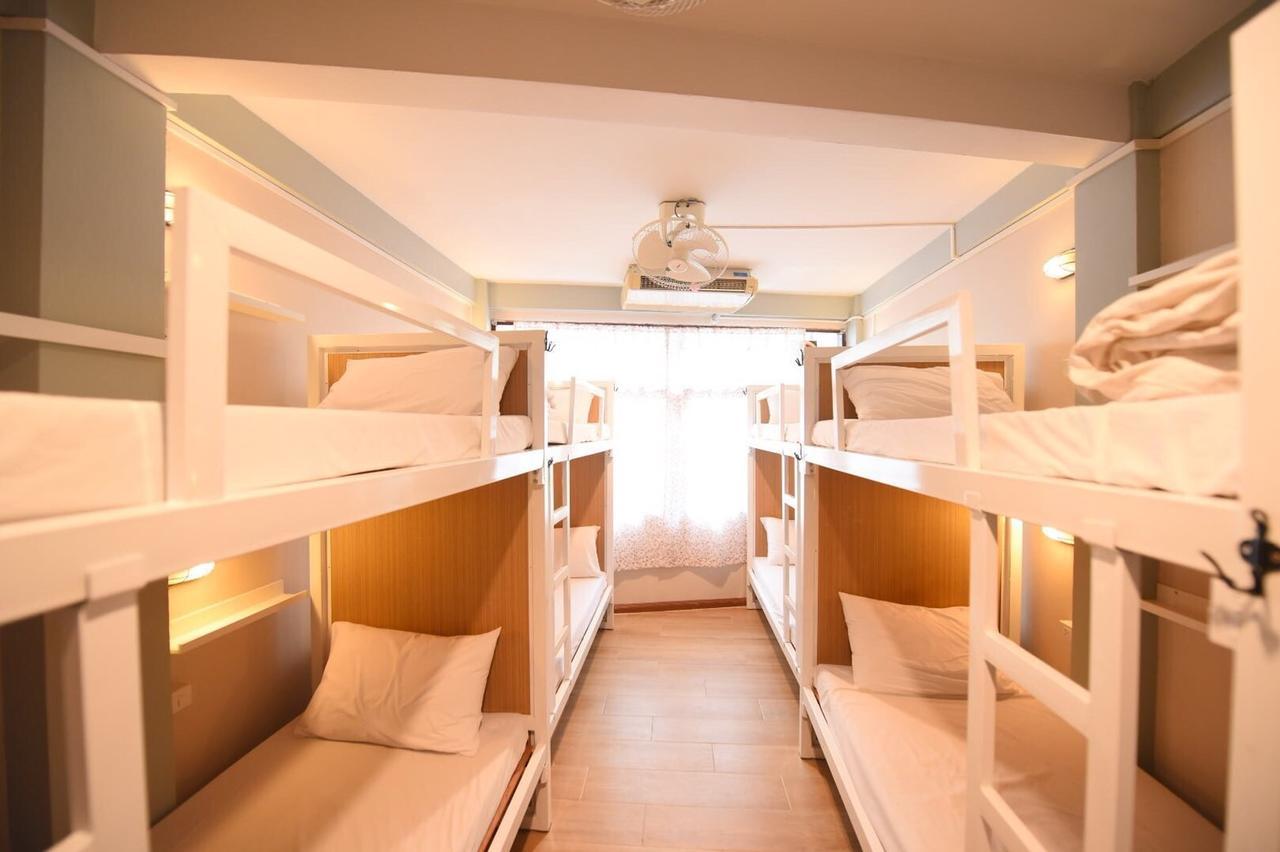 All In One Hostel Банкок Екстериор снимка