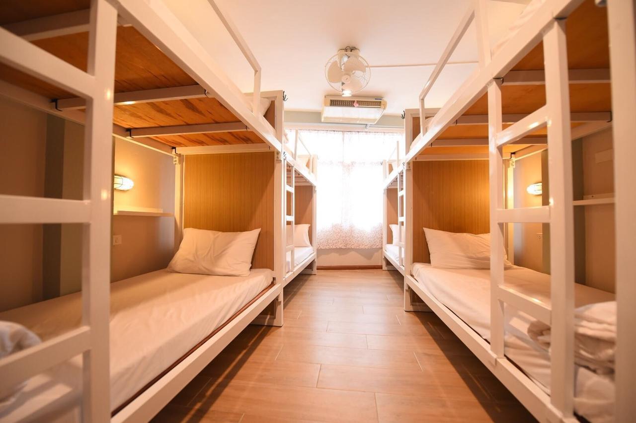 All In One Hostel Банкок Екстериор снимка